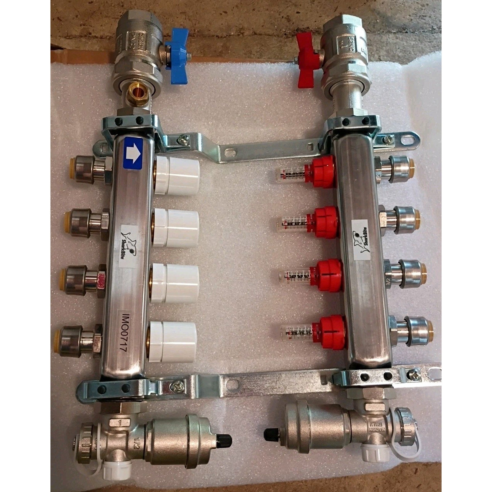 SharkBite Brass 1-in Threading x 1/2-in Push-to-connect Radiant Heating Manifold