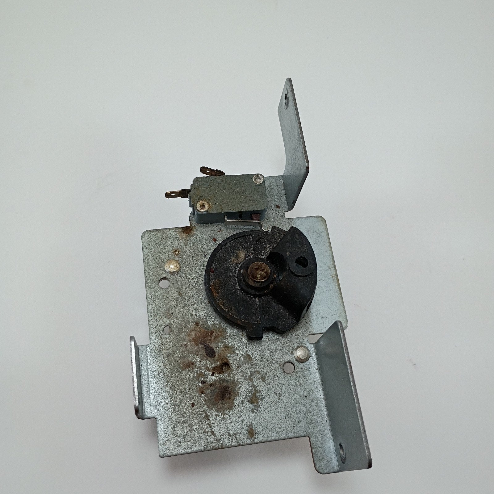 Frigidaire 316464300 - Range Door Lock Assembly