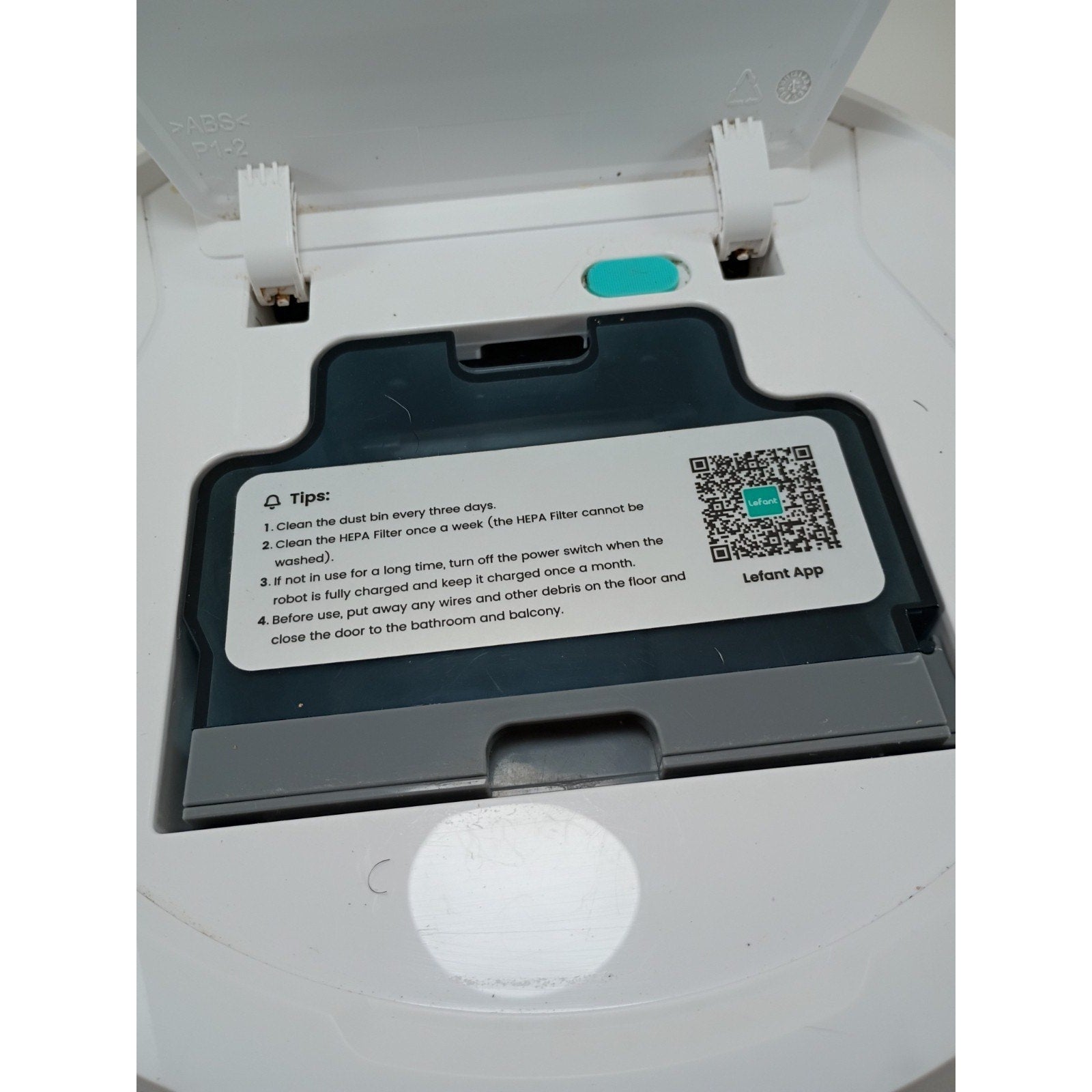 Lefant M210 Pro Robot Vacuum – white Used For Parts