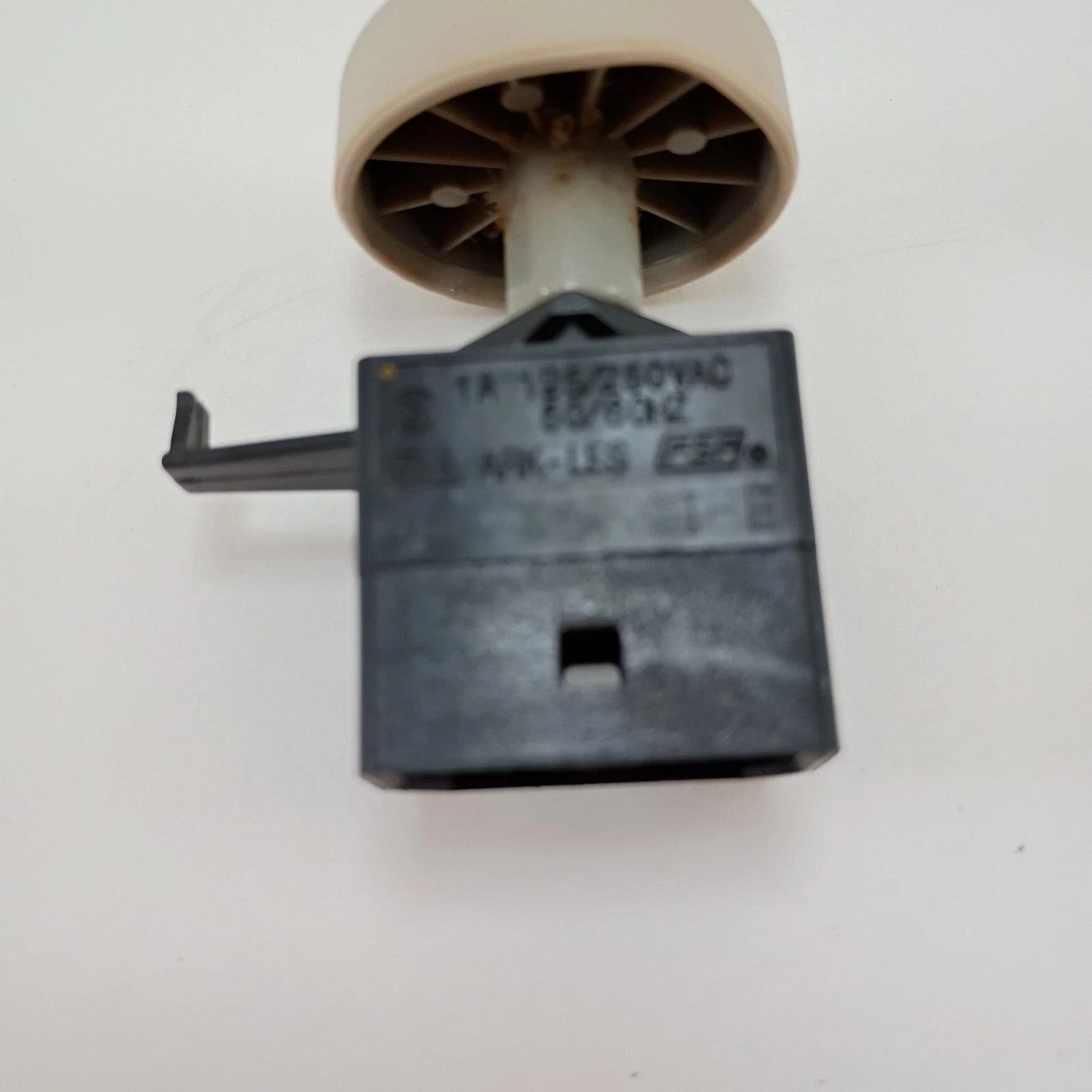 OEM Whirlpool Dryer Door Switch 3405152 Lid Switch Replacement Part Genuine